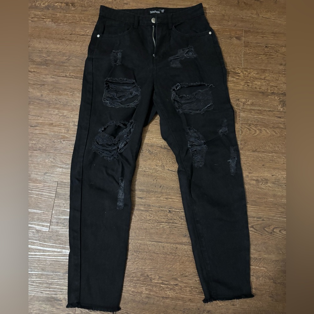 Boohoo Distressed Straight Black Jeans